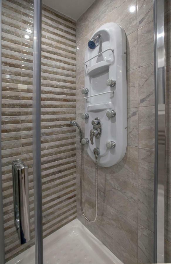 אתונה Spacious & Convenient Place Near Acropolis Museum By Ghh מראה חיצוני תמונה